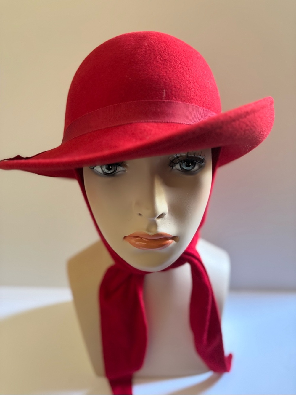 Vintage Michael Howard, made in USA wool cloche hat and scarf bowler
